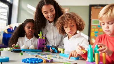 دراسة تحذر: 1 من كل 3 أطفال يعاني من أمراض مزمنة أبرزها التوحد 