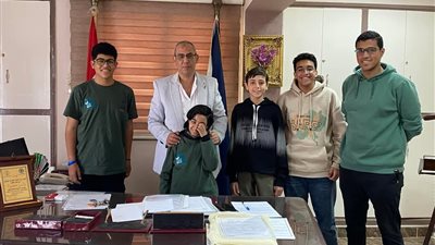 وكيل تعليم السويس يلتقي عددا من مواهب المحافظة للتعرف علي مشاريعهم وطموحاتهم