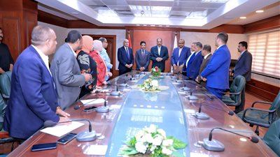 محافظة سوهاج تتسلم موقع 22 محطة مياه جوفية ناضبة لإعادة استغلالها