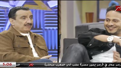 حسن العسيري يسخر من كريم عفيفي ويتجنب السلام.. والأخر: إيه يا عم