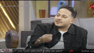 حسن العسيري ساخرًا من ملابس «كريم عفيفي».. والأخر: 
