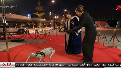 رامز جلال ساخرًا من فيفي عبده: إيه الخيمة اللى لبساها دي يا فيفي