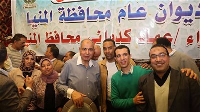 محافظ المنيا يشارك موظفي الديوان العام  الإفطار الجماعي| صور
