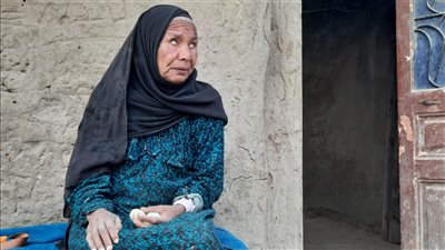 أُسطورة جبال المنيا..العمة زاهية للرئيس السيسي: نفسي أموت في الكعبة يا ريس|خاص