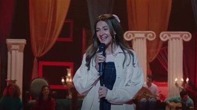 الحلقة الثالثة .. عايشة تحقق حلمها في الغناء على مسرح الجامعة