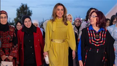 بإطلالة رمضانية راقية..الملكة رانيا العبد الله تقيم مائدة إفطار لسيدات محافظة مادبا
