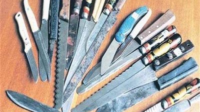 العقوبة القانونية لحيازة واستخدام الأسلحة البيضاء دون ترخيص