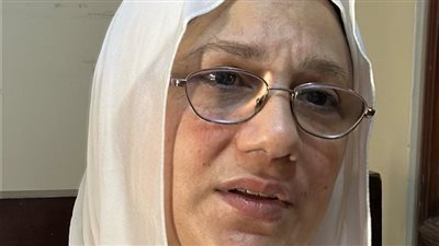 لم يمنعها الكانسر من رعاية والدتها.. الأم المثالية ببورسعيد: اشتغلت طباخه عشان أعلم دكتورة ومهندس