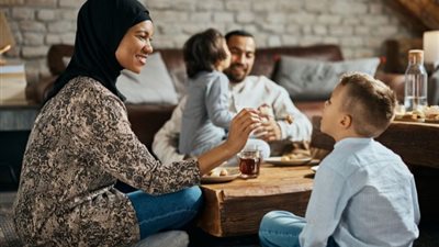 استشارية أسرية: العدل في التربية مفتاح الصحة النفسية للأبناء (فيديو)