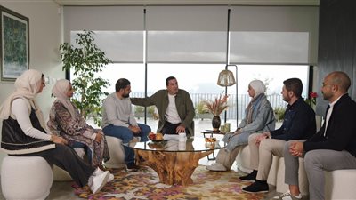 الحب والتحديات.. عمرو خالد يكشف سر مفتاح الحياة السعيدة  (فيديو)