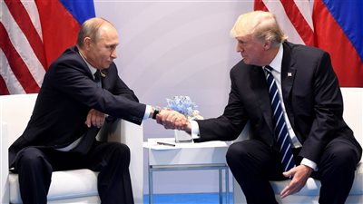 مكالمة لـ 150 دقيقة بين ترامب وبوتين .. هل تنتهى الحرب الروسية الأوكرانية ؟ 