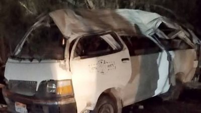 كانوا راجعين من زيارة مريض.. مصرع 4 أشخاص وإصابة 7 آخرين في انقلاب ميكروباص بسوهاج