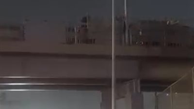 الأمن يفحص فيديو لمحاولة سرقة سور حديدي من أعلى كوبري النعام بالمطرية