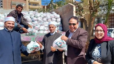 لترسيخ قيم التكافل فى رمضان.. أوقاف الفيوم تسلم 7000 كرتونة غذائية