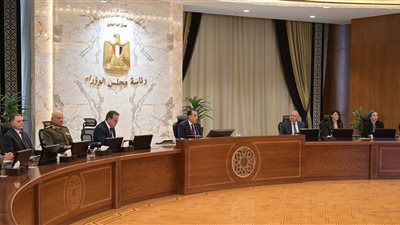 رئيس الوزراء يوجه الوزراء بتكثيف الجولات الميدانية في مواقع العمل بمختلف المشروعات التنموية والخدمية