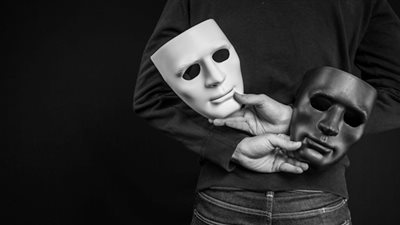 كيف يحمي الإنسان نفسه من الرياء؟.. 3 أمور شرعية لا تغفلها