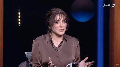 سلاف فواخرجي: موضع اللاجئين مؤذي في النفس.. والأوطان لا تبنى على الأحقاد| فيديو