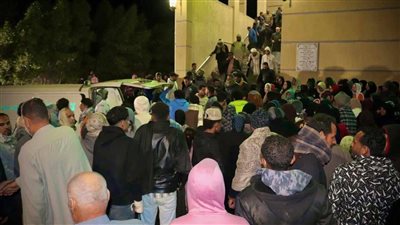 في مشهد مهيب ..أهالي بني عبيد يودعون ضحية الدرس الخصوصي بالدموع 