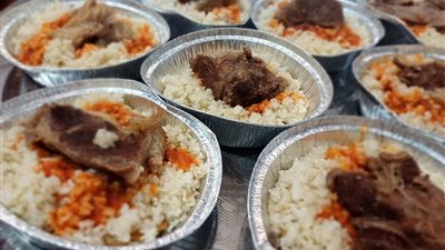 مطبخ أهل الخير صناع السعادة للغير يقدم 500 وجبة فاخرة في رمضان 