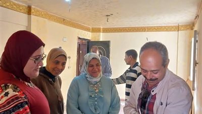 استرداد وحدة سكنية وتسليمها إلى مستحقيها بحي الضواحي ببورسعيد