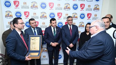لأول مرة فى مصر.. مركز التنمية الشبابية بالشيخ زايد يتسلم شهادة الأيزو 