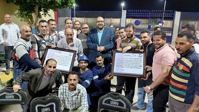 أكبر محطة على مستوى المحافظة.. رئيس مياه سوهاج يكرم العاملين بمحطة السكساكة