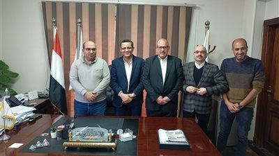 بعد سداد القسط الثاني.. البلشي وخراجة يوقعان عقد أرض مدينة الصحفيين بحضور رئيس جهاز حدائق أكتوبر