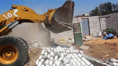 تنفيذ إزالة ٨ حالات تعدٍ على أملاك الدولة الزراعية فى قنا