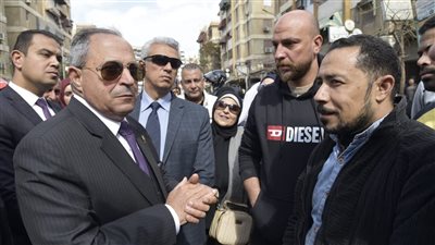 محافظ بورسعيد : إلزام الملاك بوضع صناديق قمامة أمام كل محل