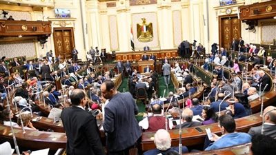 قبل مناقشته بـ