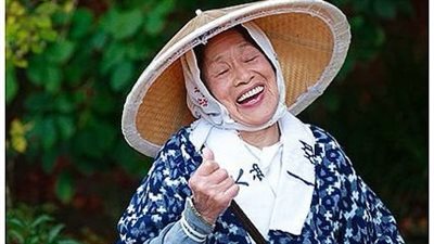 اليابان تقدم العطاء والدنمارك تضئ الشموع ..  كيف إحتفلت دول العالم باليوم العالمى للسعادة؟