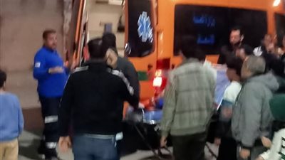 إصابة طفلين في تصادم ميكروباص يسير عكس الاتجاه بدراجة نارية في الغربية