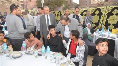محافظ أسيوط يشارك 1500 طالب وطالبة الإفطار الجماعي بنادي الواي