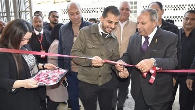 بخصومات 30%.. محافظ بورسعيد يفتتح معرض 