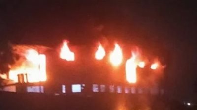 ذعر بين الأهالي.. حريق هائل يلتهم مصنع بلاستيك بالمحلة الكبرى