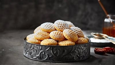 طريقة إعداد كحك العيد الناعم بمذاق شهي ومثالي.. يذوب في فمك