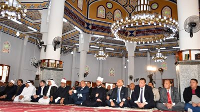 وزير الأوقاف ومحافظ جنوب سيناء يشهدان صلاة الجمعة بمسجد الصديق بنويبع