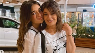 فخورين بيكي من قلبنا..ملك زاهر توجه رسالة لولدتها في عيد الأم 