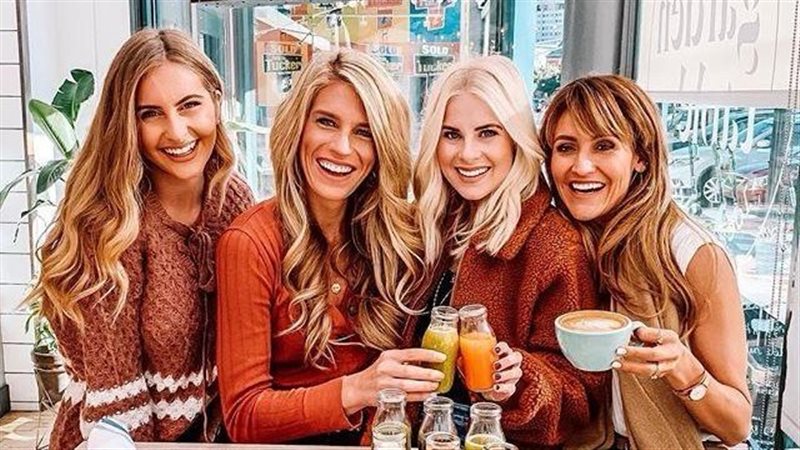 الإحتفال مع الصديقات