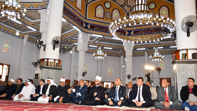 وزير الأوقاف ومحافظ