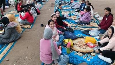 مدير مدرسة «الشهيد أحمد الفقي» ينظم إفطار جماعي للطلاب بفناء المدرسة بالمنوفية    