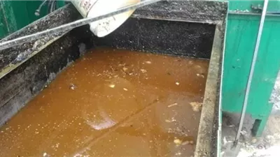 الـكيلو بـ 40 جنيه.. ما علاقة جمع زيت الطعام المستعمل في مصر بوقود الطائرات؟