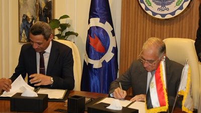 محافظ السويس يوقع بروتوكول تعاون لإقامة مدينة سكنية جديدة بحي عتاقة