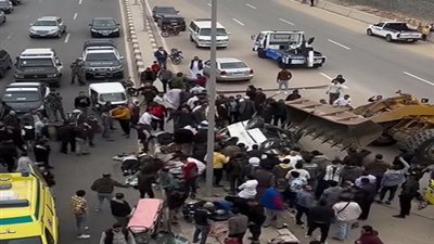 مصرع 4 أشخاص إثر سقوط سيارة من أعلى محور 26 يوليو بمنطقة كرداسة 