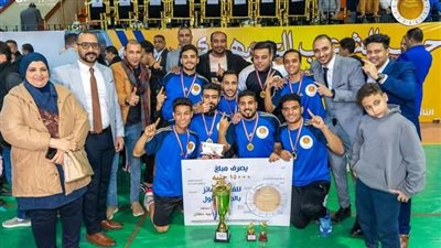 السكرتير العام وأمين حزب الشعب الجمهوري بالفيوم يتوجان فريق أمانة البندر بكأس بطولة دوري كرة القدم