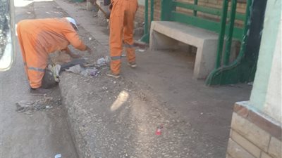 محافظ أسيوط: حملات نظافة مكثفة لرفع المخلفات وتسوية وتمهيد الطرق بمركزي صدفا والبداري