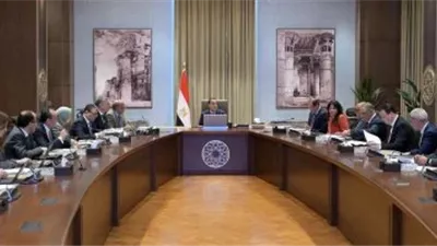 رئيس الوزراء يبحث الاحتياجات من المواد البترولية مع المجموعة الوزارية للتنمية الصناعية