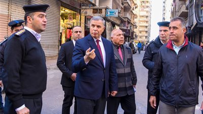 محافظ الإسكندرية يوجه بمنع انتظار السيارات في شارع خالد ابن الوليد نهائيا