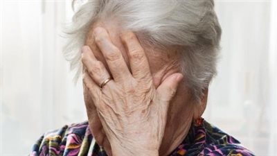  التطورات الأخيرة لمرض ألزهايمر: الآليات والتجارب السريرية واستراتيجيات تطوير الأدوية الجديدة