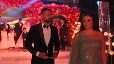 مسلسل وتقابل حبيب.. إزاي تتعامل مع المواقف المحرجة في حفلات الزفاف